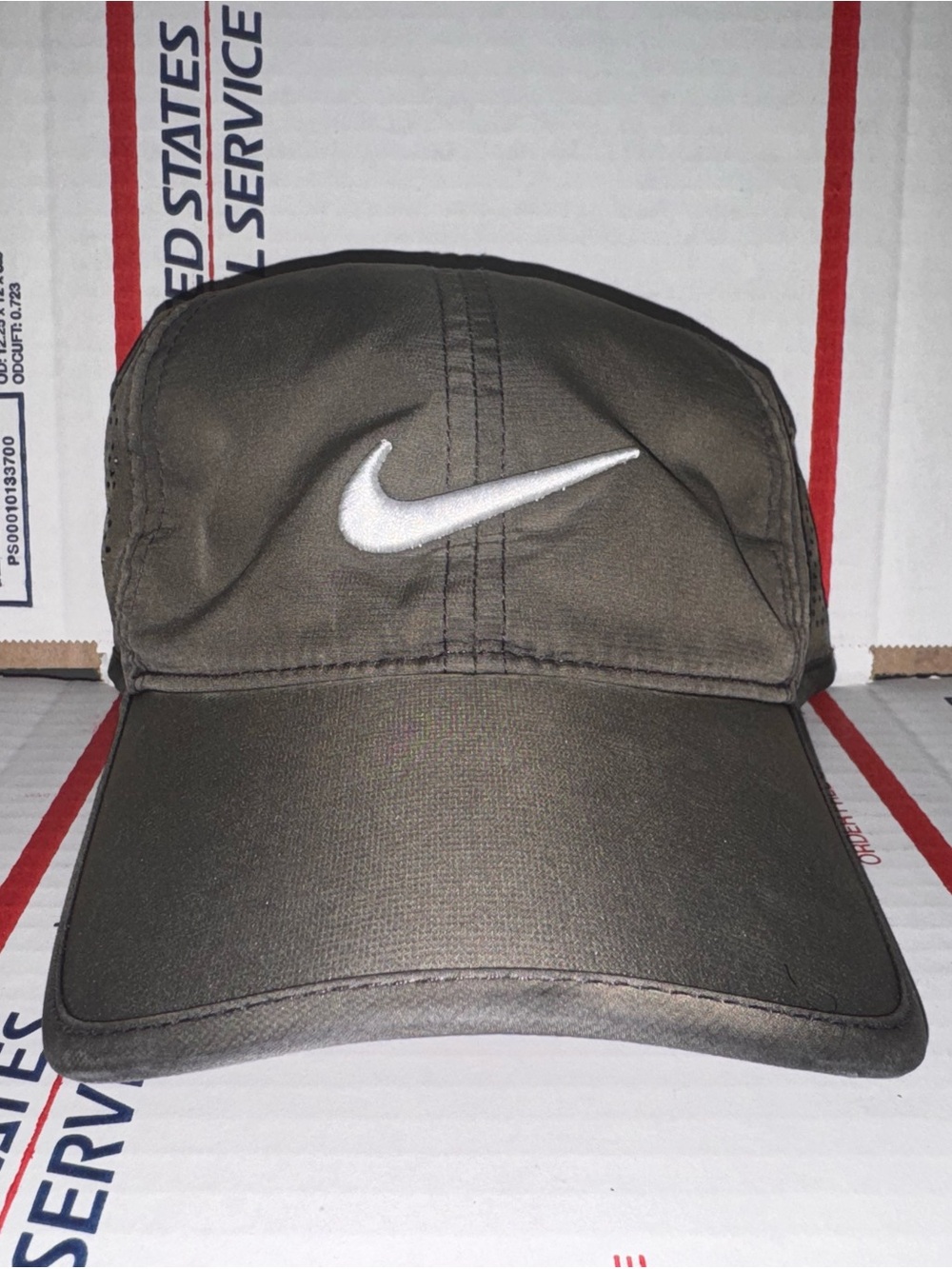 Nike Olive 🫒 Swoosh Cap 🧢 hat sports running 🏃 lightweight heritage 86 dri fit